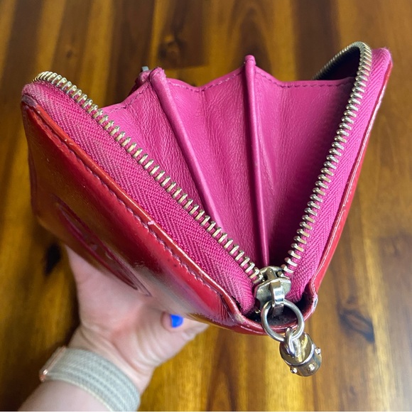 Gucci Red Zipper Large Monogram Logo GG Clutch Wallet - Picture 3 of 16